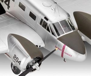 Beechcraft Model 18 1/48 Kit de Montar  Revell 03811