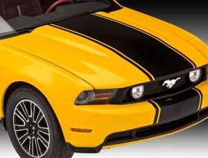 Ford Mustang Gt- 1/25 Kit De Montar Revell 07046