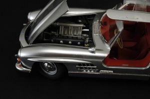 MERCEDES-BENZ 300 SL GULLWING 1/16 Kit de Montar Italeri 3612