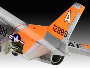 Revell 03832 Dog Sabre F-86D 1/48 Kit de montar Revell 03832