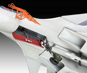 Revell 03911 Sukhoi Su-33 Flanker D - 1/72 Kit Para Montar