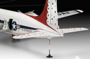 Revell 03920  C-54D Thunderbirds Platinum Edition - 1/72 kit Para montar