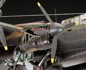 Revell 04295 Lancaster B.III DAMBUSTERS - 1/72 Kit de montar