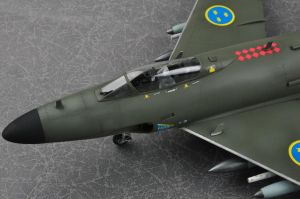 SAAB J-32B/E Lansen 1/48 Kit Hobby Boss 81752