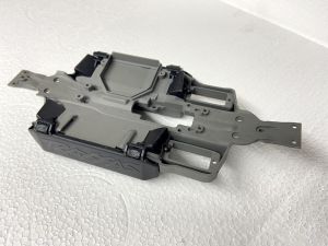 TRA 7022A Chassis para Revinho e Slash 1/16 sem embalagem