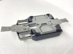 TRA 7022A Chassis para Revinho e Slash 1/16 sem embalagem