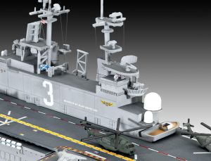 Us Navy Assault Carrier Wasp Class 1/700 Kit Revell 05178